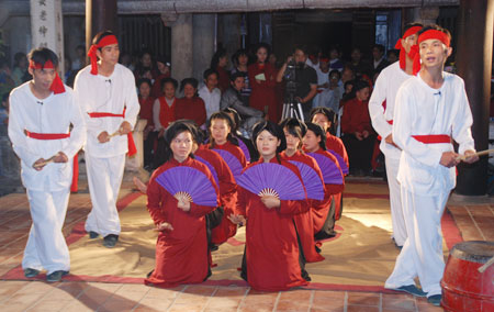 ໄຂງານບຸນຂັບ Xoan, ແຂວງ Phu Tho